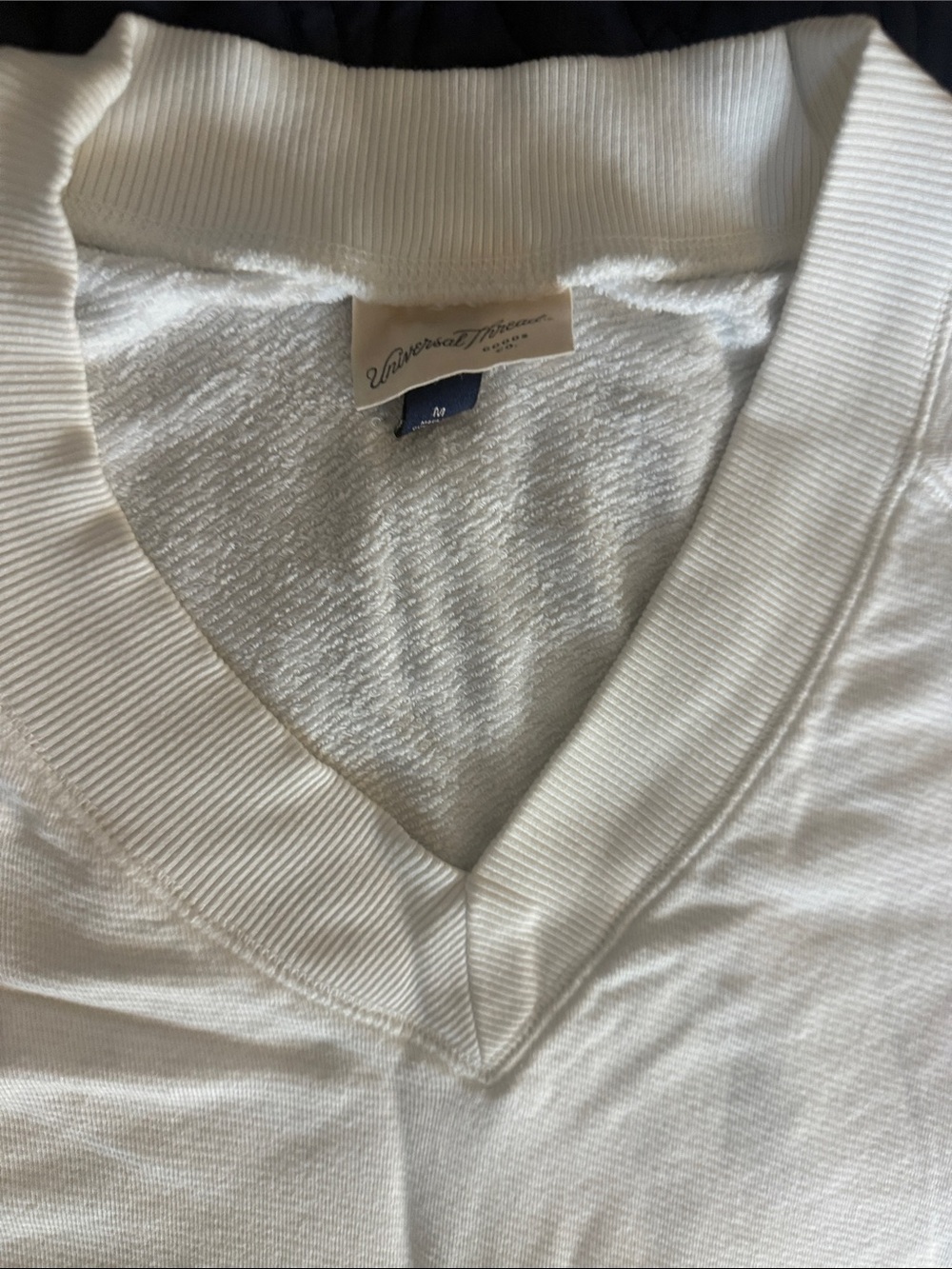 Universal Thread off White V-Neck Knit Pullover